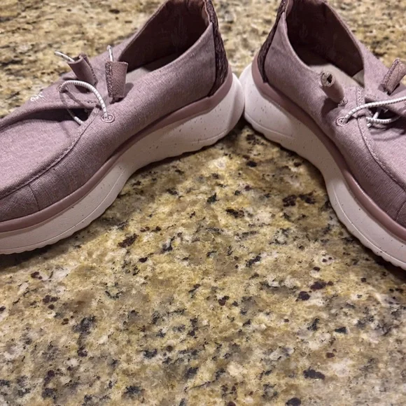 Hey Dude Women's Sneakers in Dusty Pink - Picture 5 of 6